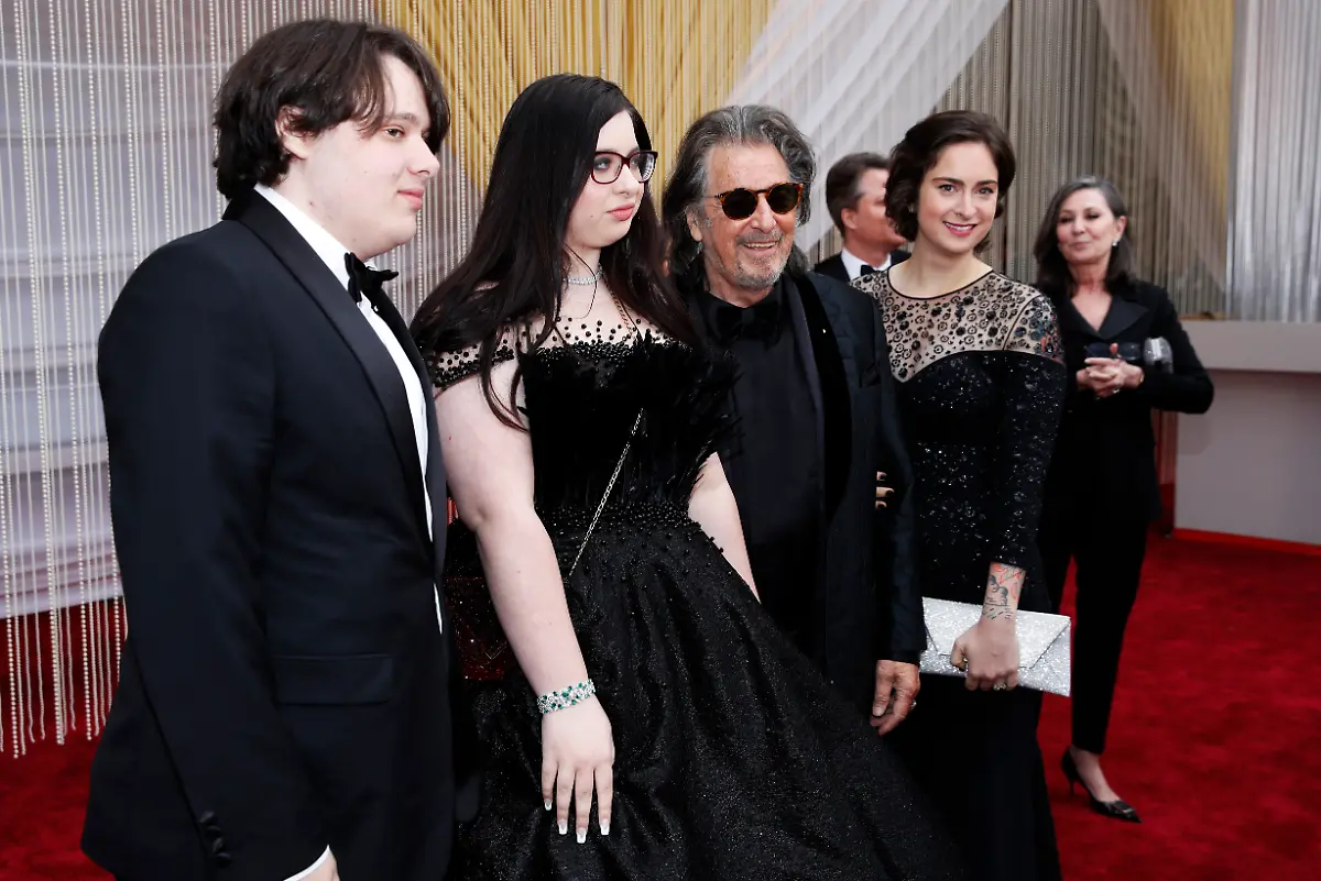 2020-02-10T030931Z-1714341845-HP1EG2A08RVWY-RTRMADP-3-AWARDS-OSCARS