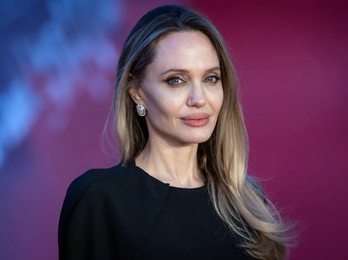Umzug ins Ausland?: Angelina Jolie verkauft ihre Villa