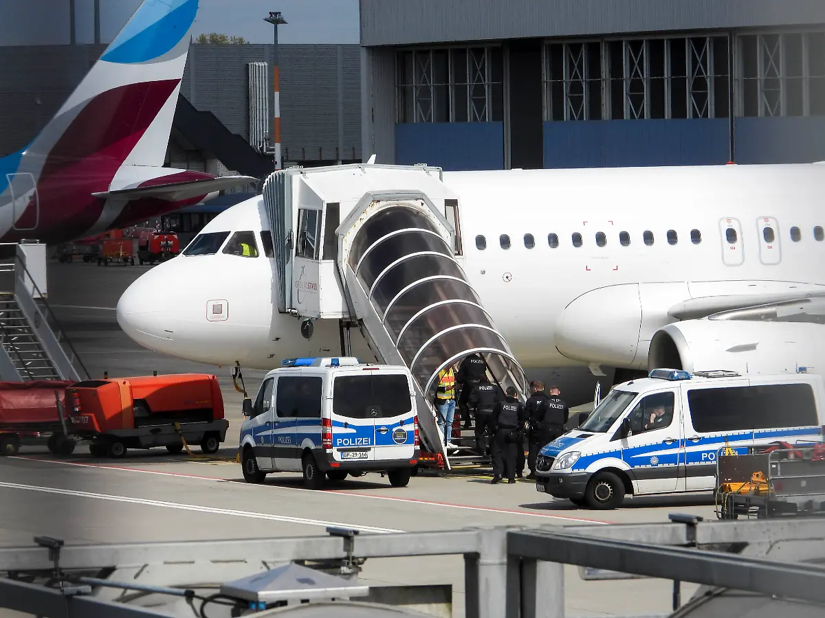 Passersatz wurde nicht beschafft: Kölner Ausländeramt findet Gründe für ausgebliebene Abschiebungen