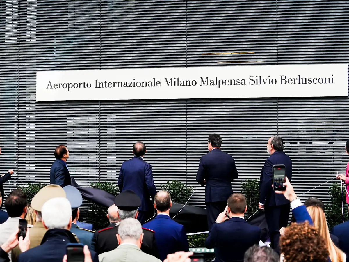 Mailands Flughafen nach Silvio Berlusconi benannt – Bürgermeister boykottiert