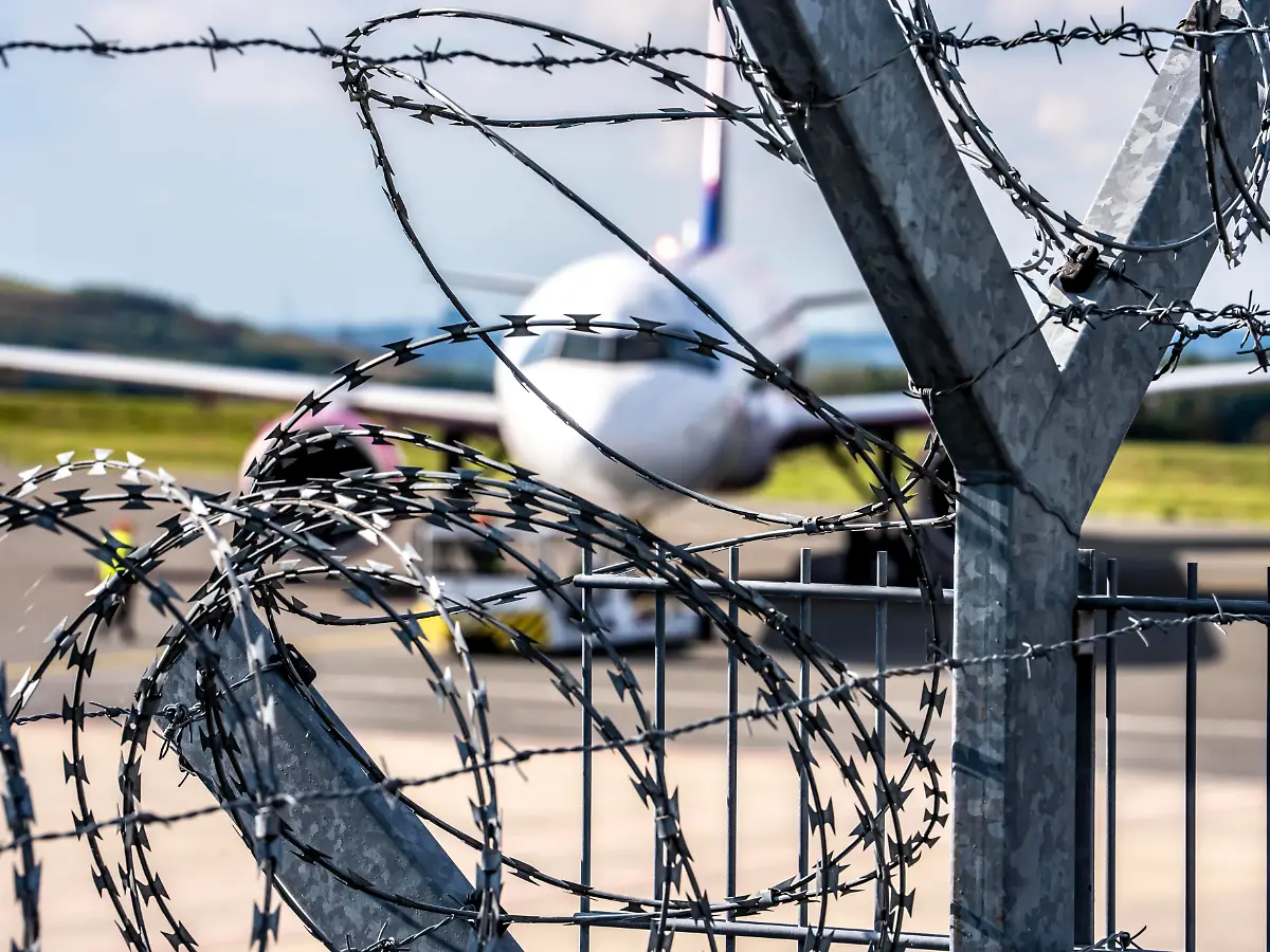 Ärger um versäumte Abschiebungen: CDU dringt auf Ausreise aller Ausländer auf Kölner Liste