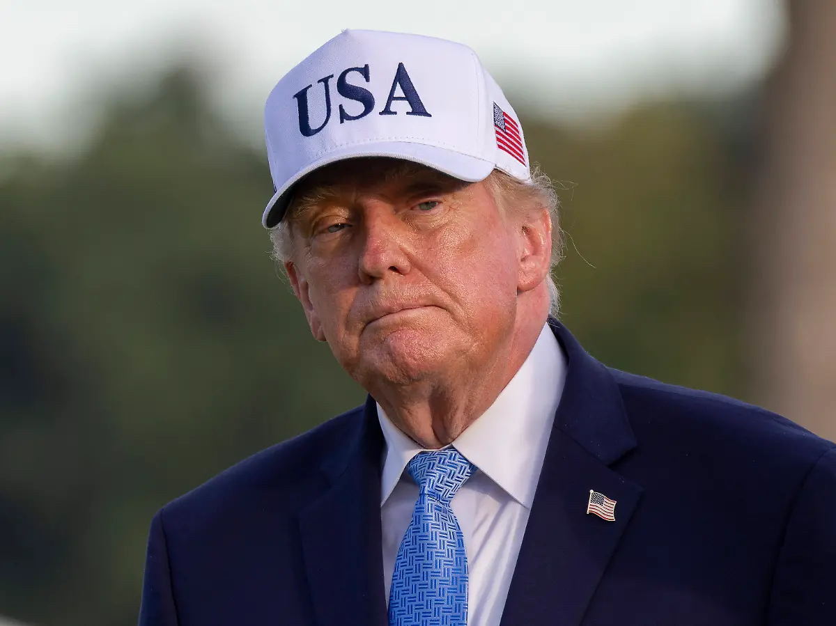Triumph nach wilder Aufholjagd: Grandiose US-Golfer legen sich Donald Trump zu Füßen