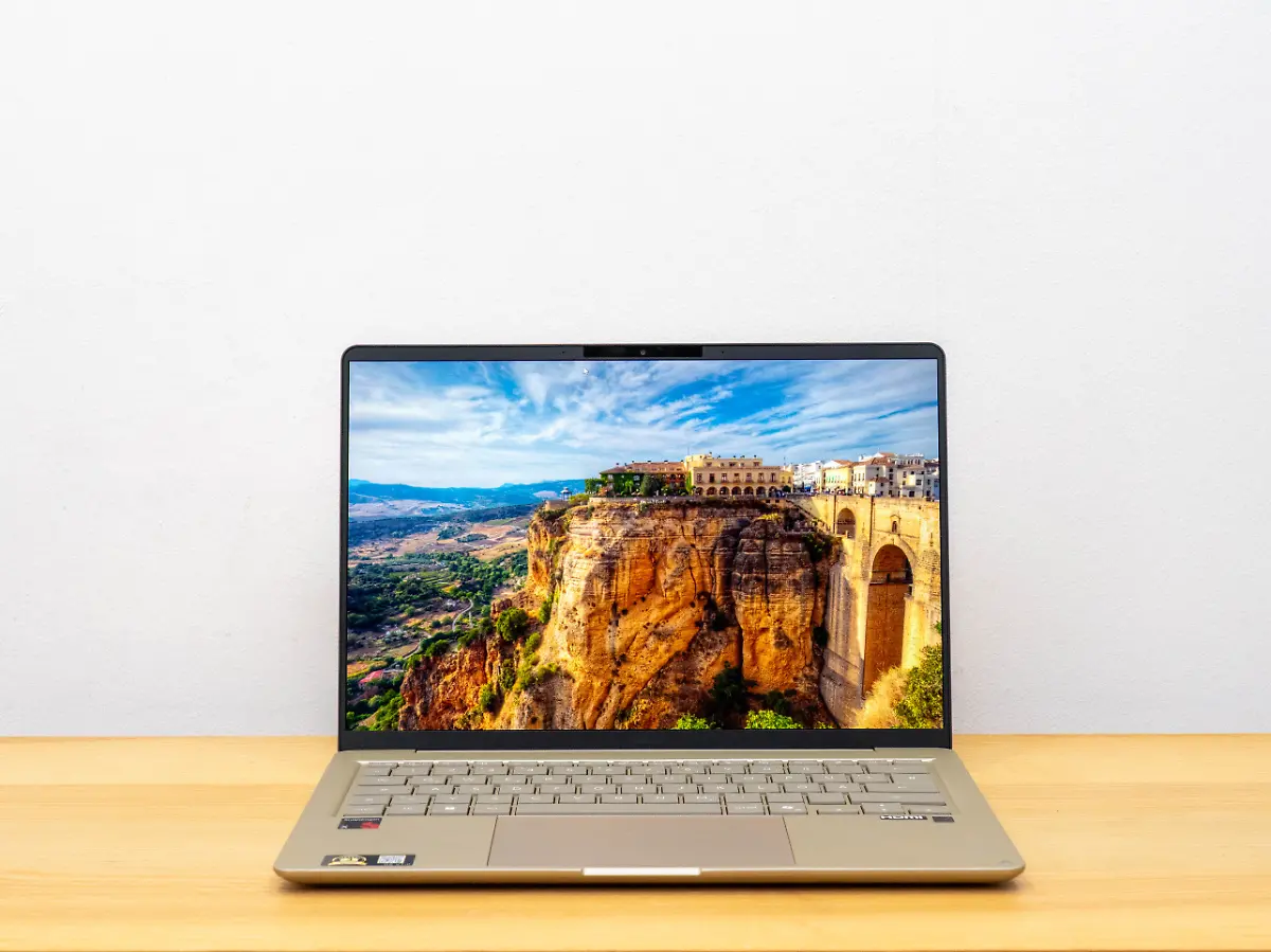 Alu-Laptop ab 800 Euro: Ist das neue Zenbook 14 besser als das MacBook Neo?