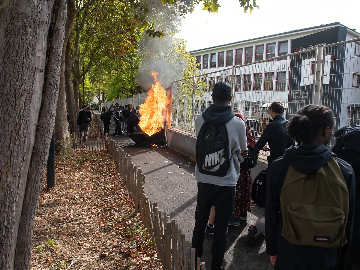 Wut auf das Bildungssystem: Festnahmen und Verletzte bei Protesten an Schulen in Frankreich