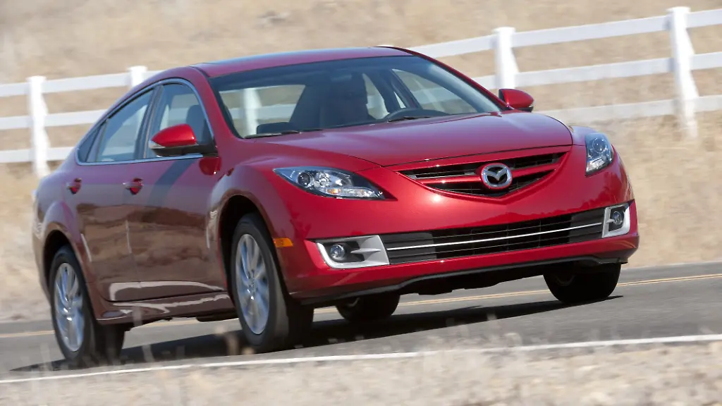 2011MAZDA6_03Hi