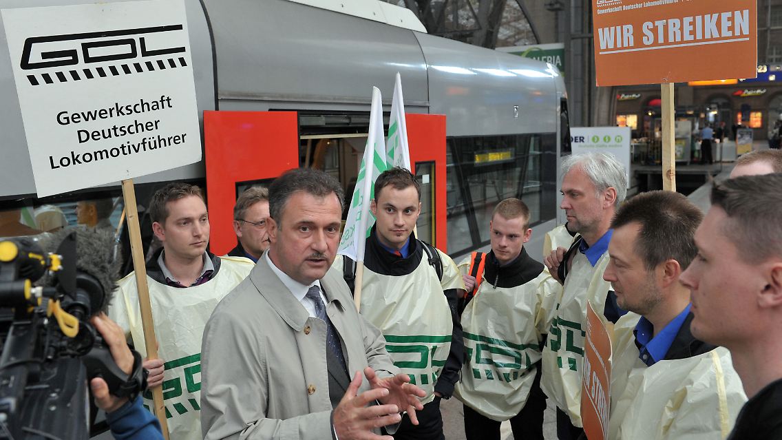Der Chef der Lokführergewerkschaft GDL, Claus Weselsky, ist eisern. "Wir werden so lange streiken, bis wir die Arbeitgeber wieder in Verhandlungen haben."