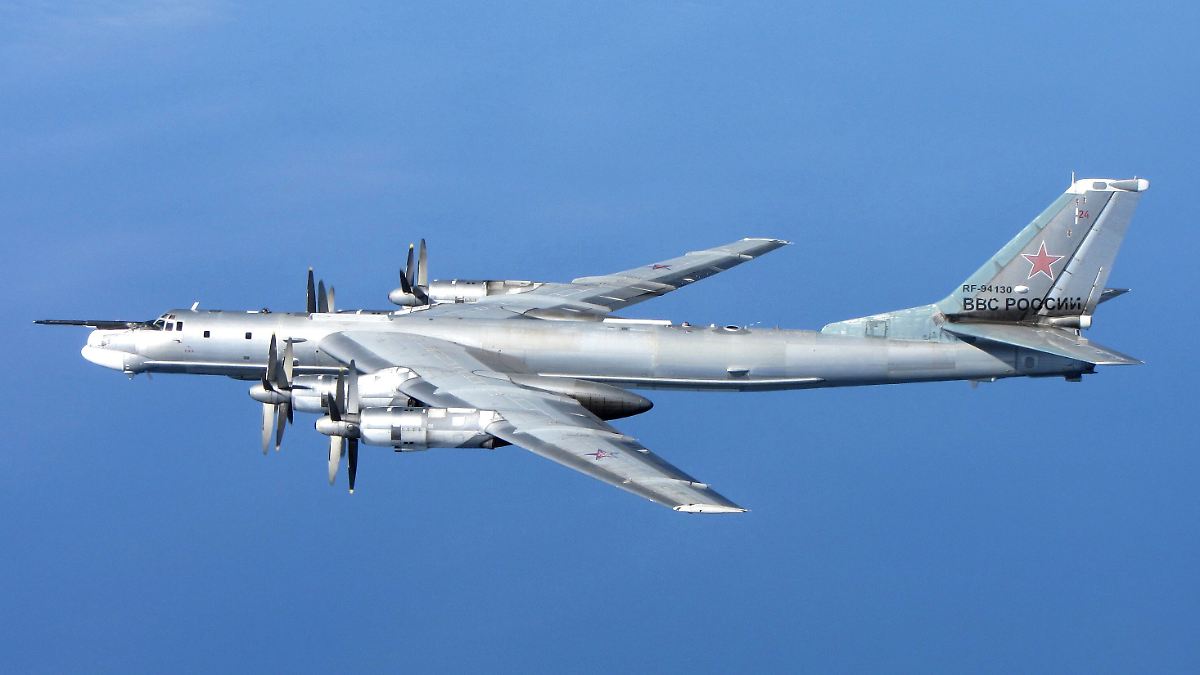 Six crew members dead: Russian long-range bomber crashes in the Far East