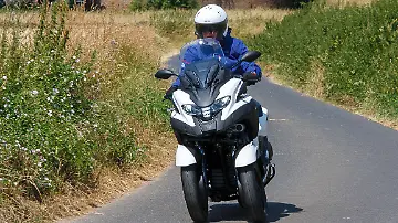 Yamaha_Tricity_300_Airbag_FotoRKM_04