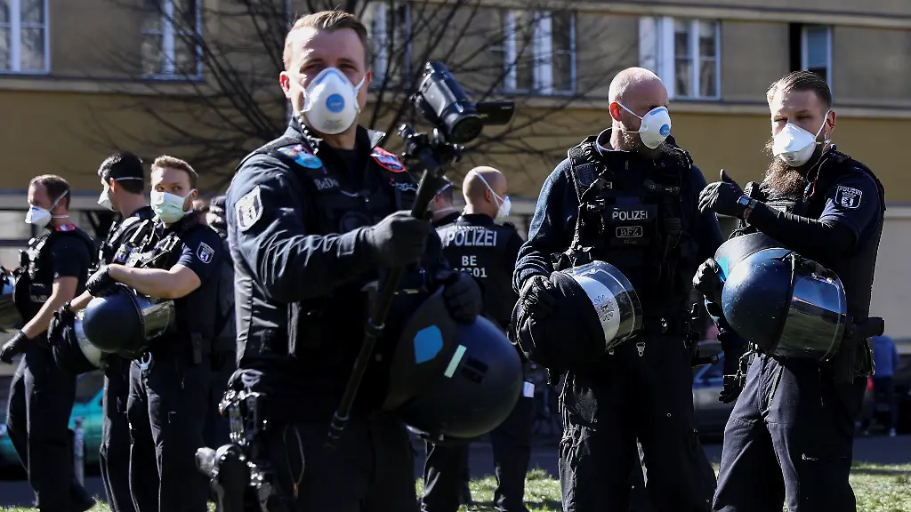 2020-04-18T163821Z-1912198237-RC247G9KCNVT-RTRMADP-3-HEALTH-CORONAVIRUS-GERMANY