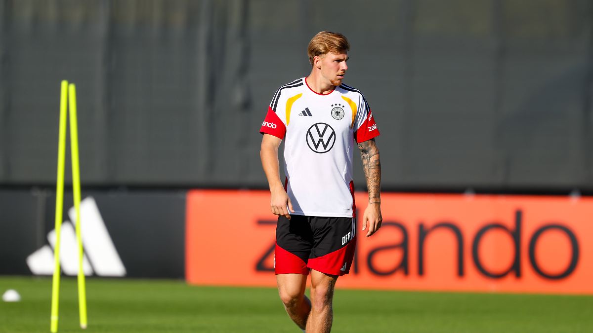 Photo: n-tv.de Barcelona and Inter Milan scout VfB Stuttgart star Finn Jeltsch
