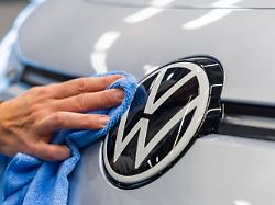 Auf Kosten der Urlaubstage?: VW-Chef Blume plädiert für längere Arbeitszeiten