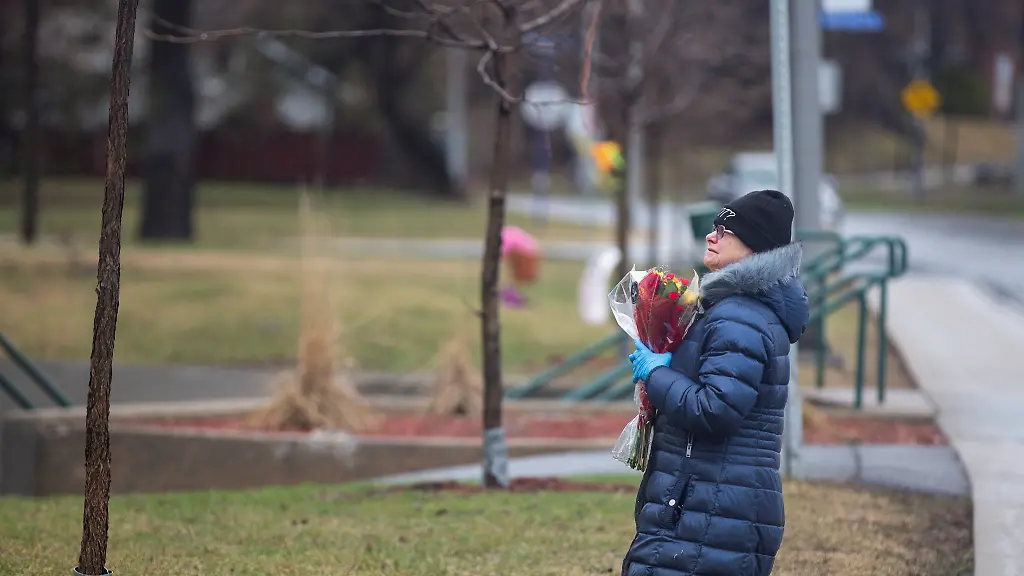 2020-04-13T000000Z-1657749895-RC2S3G9FXE9U-RTRMADP-3-HEALTH-CORONAVIRUS-CANADA-QUEBEC