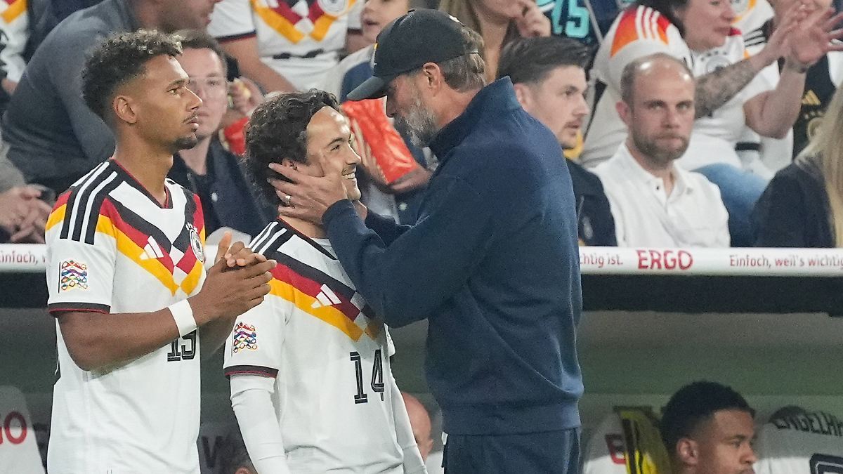 Photo: n-tv.de Mika Baur becomes Germany's 1,000th player under Jürgen Klopp