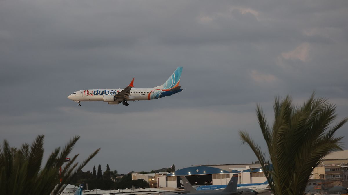 "Werden sehr hart getroffen": Trump droht Iran mit Konsequenzen im Fall von Beteiligung an Flydubai-Vorfall