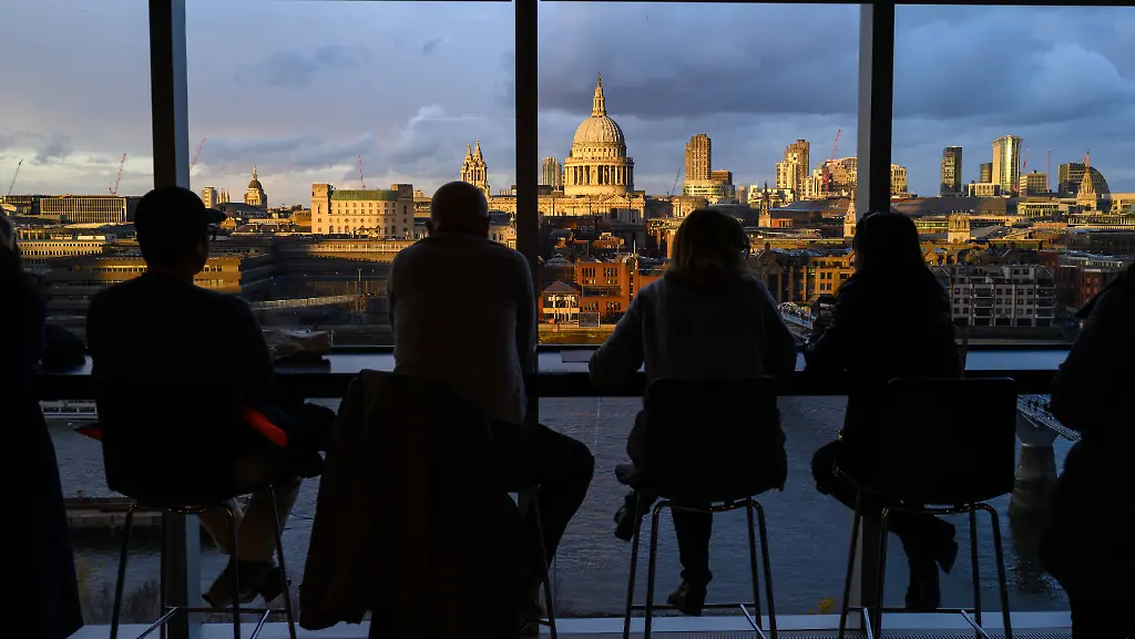 4132d7b8939ff29e8bfeec0657a663b8