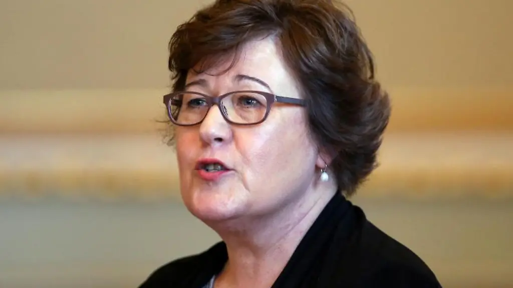Petra-Grimm-Benne-SPD-Sachsen-Anhalts-Gesundheitsministerin-spricht-im-Landtag