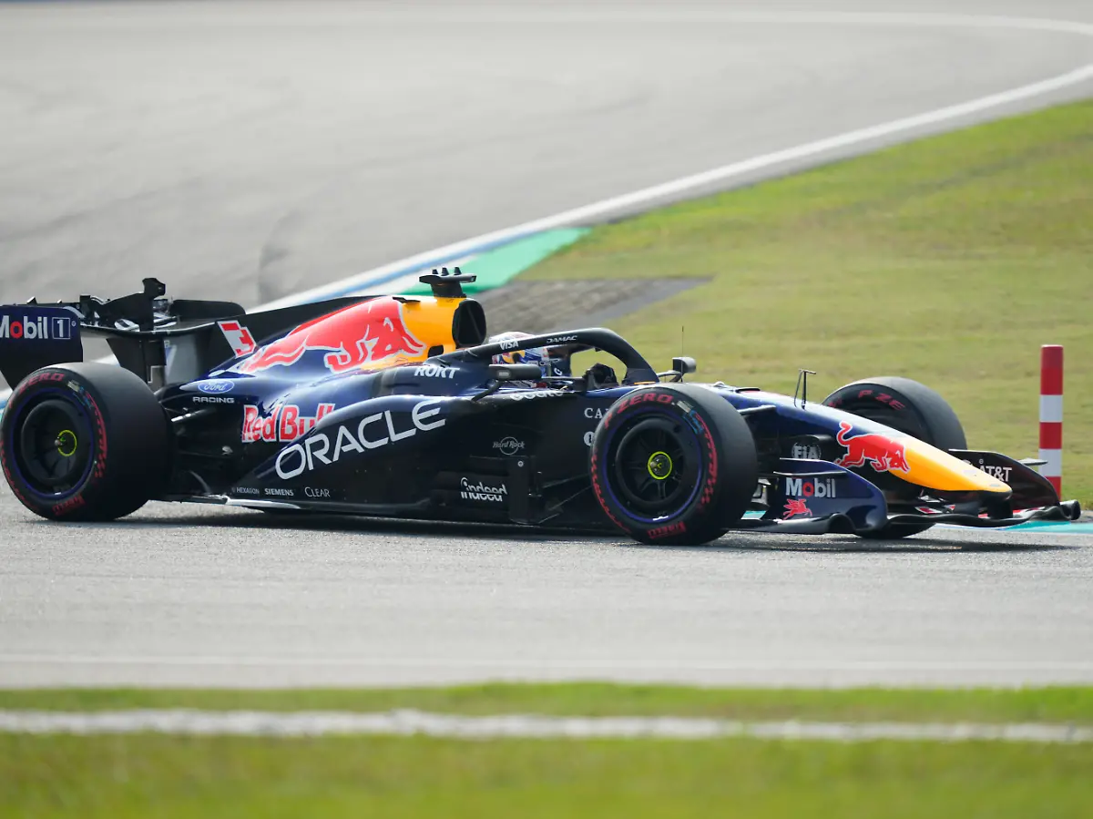 Max Verstappen kann's doch noch: "Ratlos" - Mercedes' Formel-1-Plan geht mächtig nach hinten los