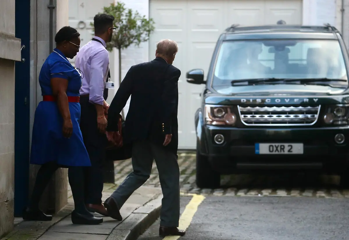 2019-12-24T090613Z-1193561789-RC2L1E9RIQTY-RTRMADP-3-BRITAIN-ROYALS-PHILIP