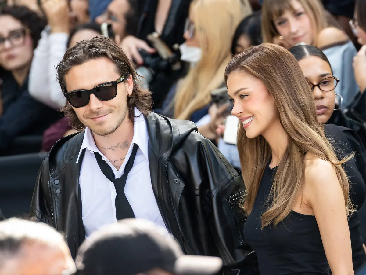 Obwohl er auch in Paris war: Brooklyn Beckham schwänzt Fashion Show seiner Mutter