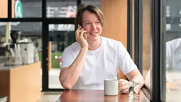 mann_mit_smartphone
