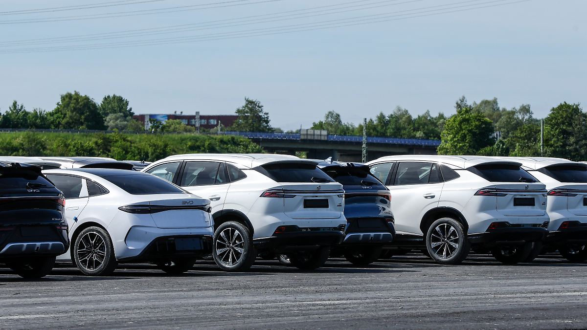 Combustion engines are losing ground significantly: Every third new car is ...