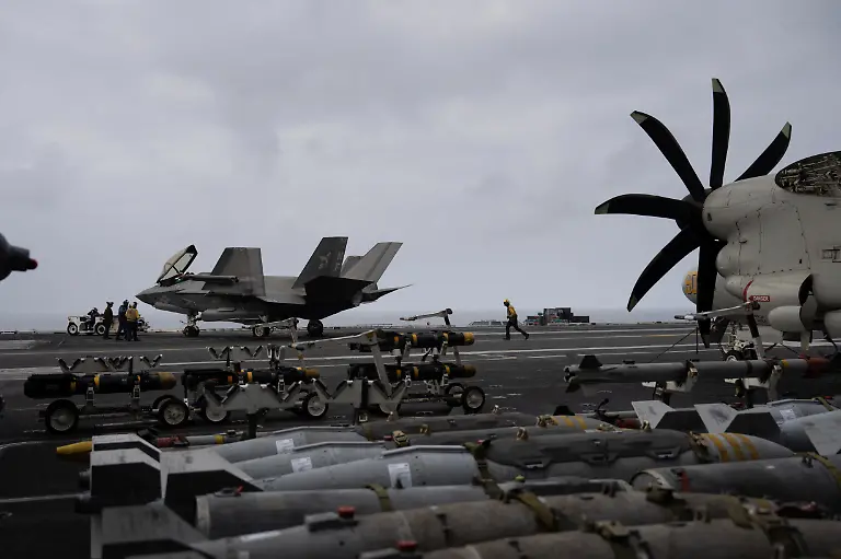 2026-10-03T100621Z_1553881777_RC20HNANVF2V_RTRMADP_3_IRAN-CRISIS-AIRCRAFT-CARRIER