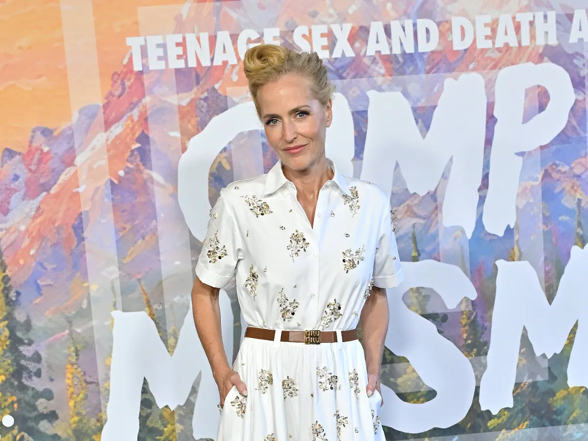 "Ihr könnt nicht 20 Mal kommen!": Gillian Anderson legt sich mit Hardcore-Fans an