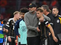 Kapitän angekratzt?: "Diskreditiert": Kahn rügt Klopp in Kimmich-Frage