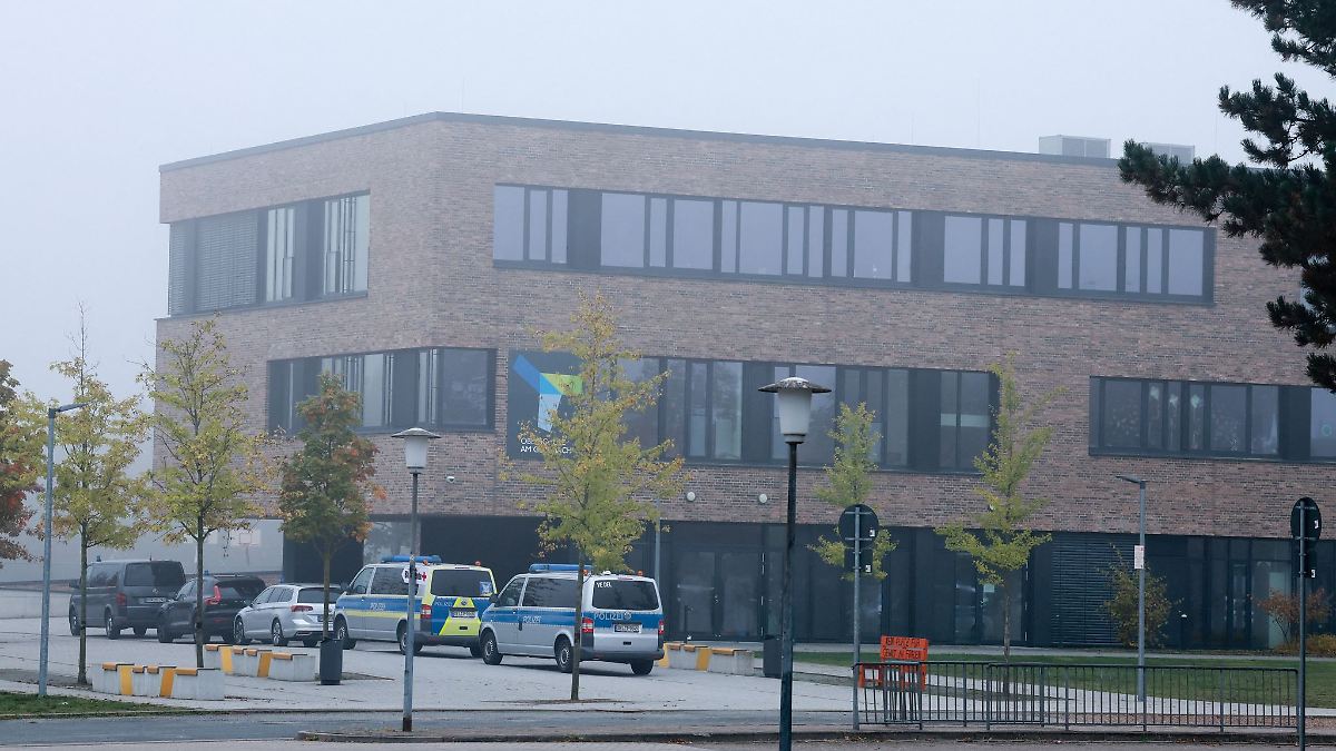 Niedersachsen & Bremen: Amokalarm an Schule - Polizisten durchsuchten ...