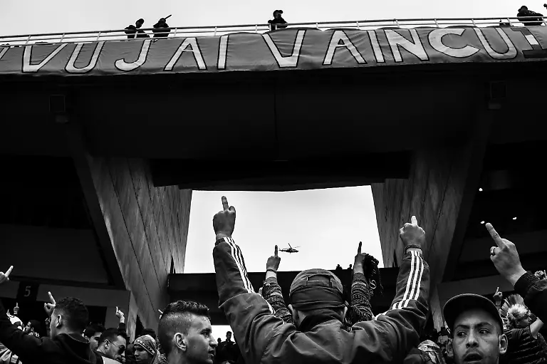 015-World-Press-Photo-Story-of-the-Year-Romain-Laurendeau