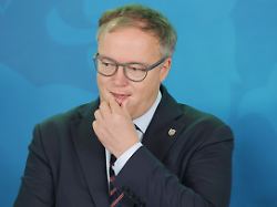 Zieht Klage zurück: Mario Voigt gibt Kampf gegen Entzug seines Doktortitels auf
