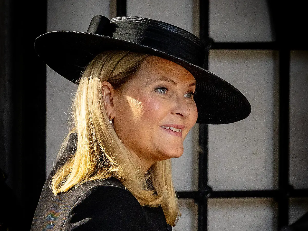 Längere Erholungsphase nötig: Mette-Marit wird bis nächsten Sommer keine Termine wahrnehmen