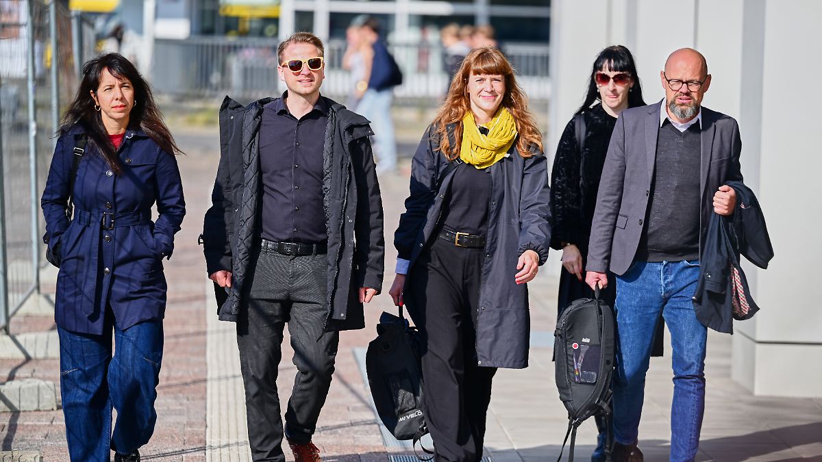 Action plan on antisemitism: Berlin: Red-Green-Red coalition agrees to ...