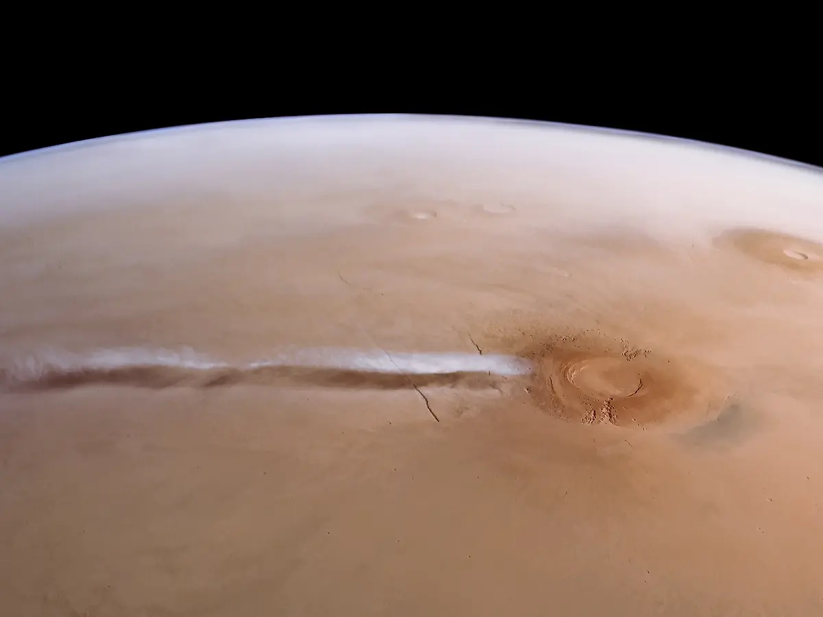 1800 Kilometer lang: Forscher lösen Rätsel um gigantische Mars-Wolke