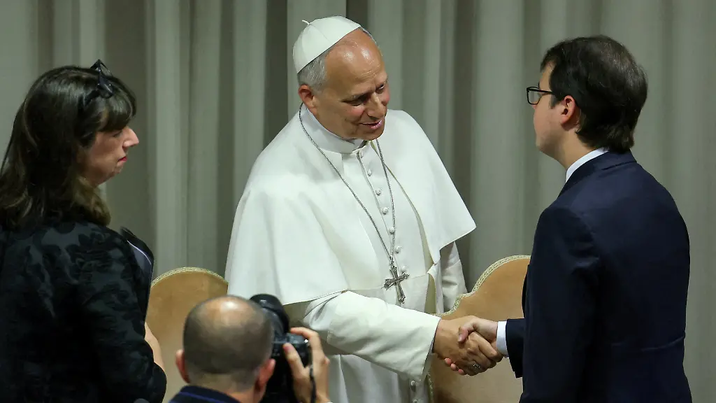 2026-05-25T121347Z_643100671_RC2BGLA4FIF0_RTRMADP_3_POPE-ENCYCLICAL-PRESENTATION