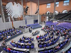 Hinweis auf Down-Syndrom: Bundestag fordert Evaluierung der Bluttests bei Schwangeren