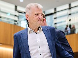 Bild: Staatsanwaltschaft ermittelt: Niedersachsens SPD-Fraktionschef Politze legt Amt nieder