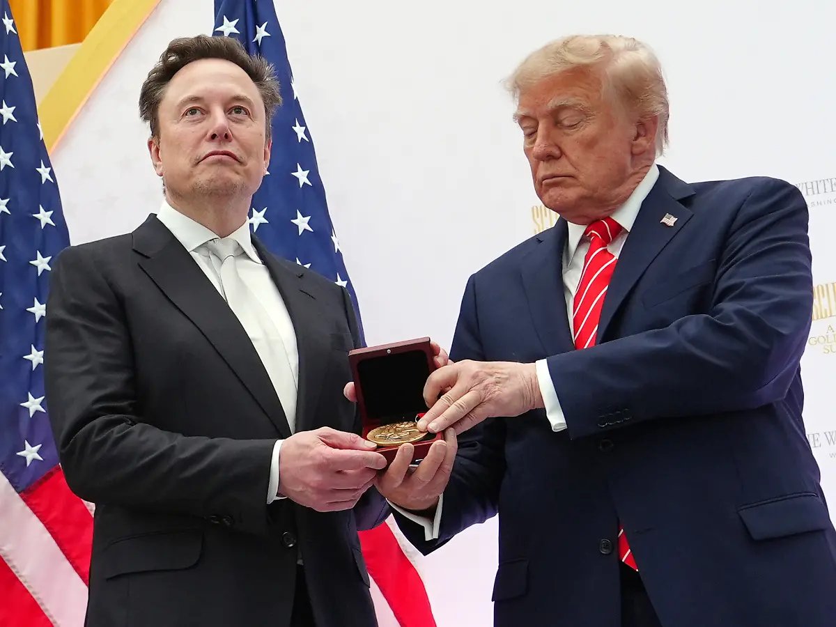 Preis für Tech-Milliardär: Trump adelt Musk als "modernen Thomas Edison"
