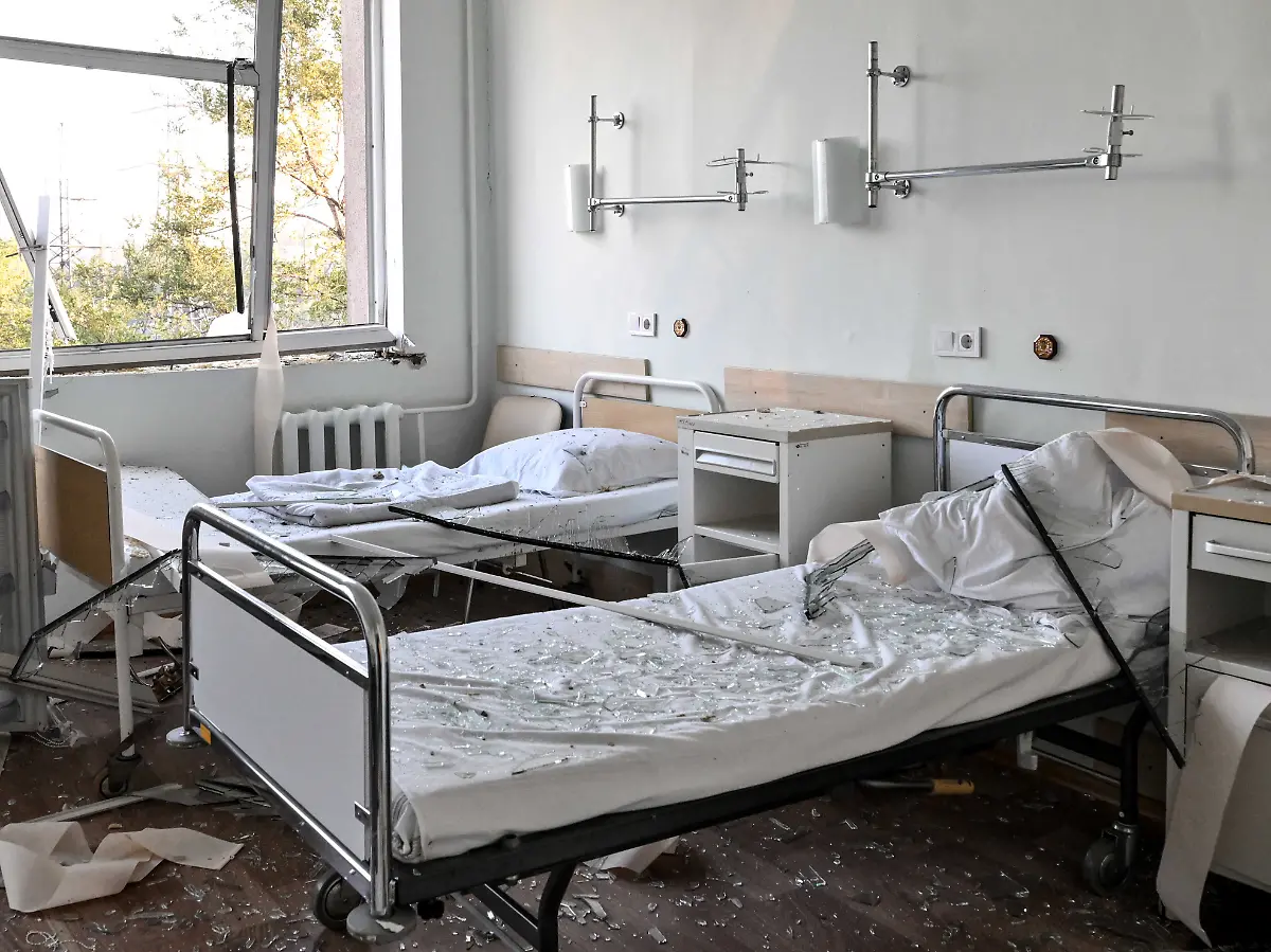 Der nächste harte Winter: Wie Russland das ukrainische Gesundheitssystem ins Visier nimmt