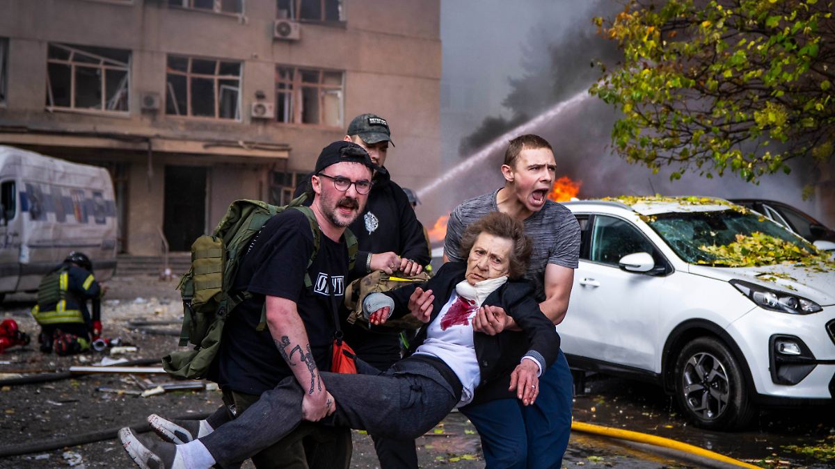 Photo: n-tv.de Ukraine Rejects Trump Demand for New President Amid Strikes