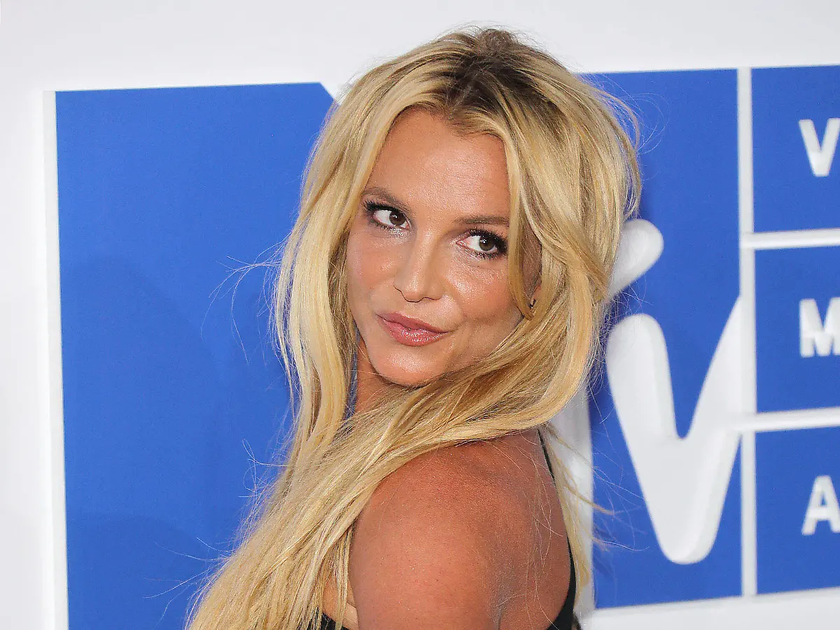 Britney Spears veröffentlicht Archiv-Song „She'll Never Be Me“