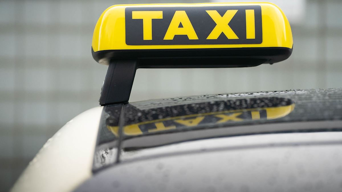 Hessen: Zwei Taxifahrer angegriffen und leicht verletzt - n-tv.de