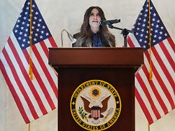 Rubio steht hinter Guilfoyle: Korruptionsverdacht setzt US-Botschafterin in Athen zu