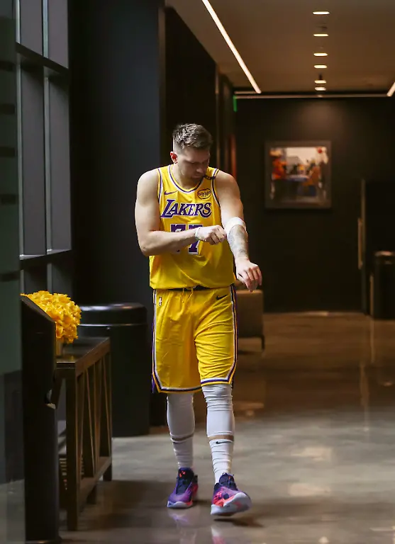 501A_LA_LAKERS_VA_02202