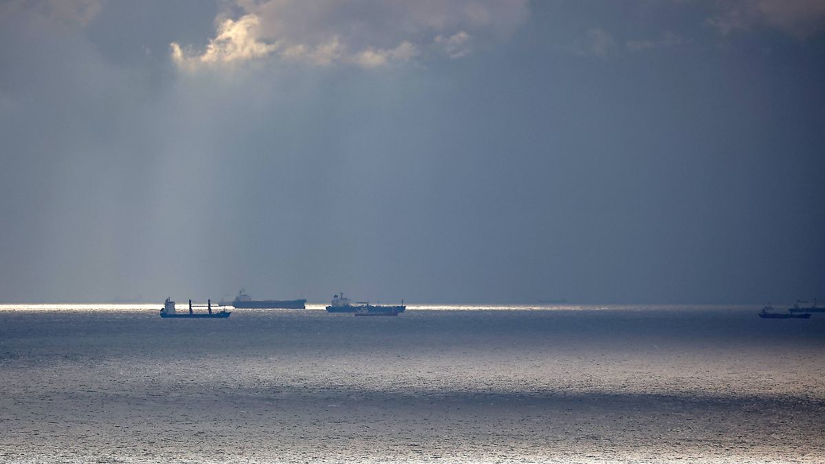 Im Schwarzen Meer: Schiffe vor Bulgarien mutmaßlich von Drohnen ...