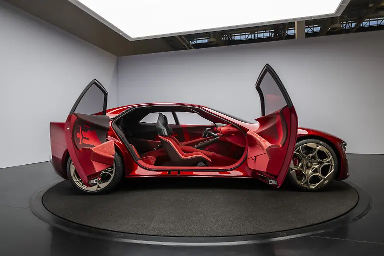 Alfa_Romeo_Cuorerosso_34