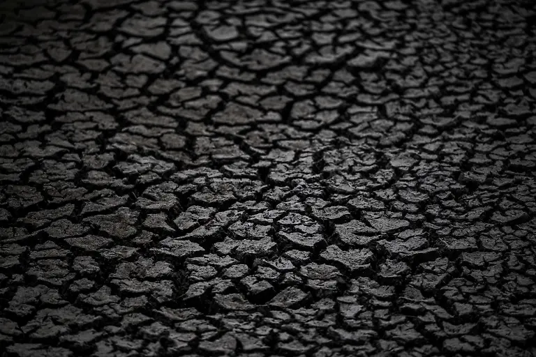 2026-10-09T133547Z_80265437_RC2AQLANACDX_RTRMADP_3_EUROPE-WEATHER-HUNGARY-DROUGHT