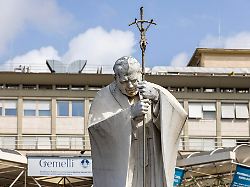 "Bösartiger" Knoten entfernt: Papst Leo "erfolgreich" an der Lunge operiert