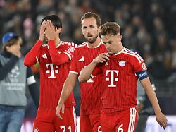 Rekord-Kane, Olise fliegt runter: Spätes Drama: FC Bayern verschenkt Sieg gegen No-Name-Klub