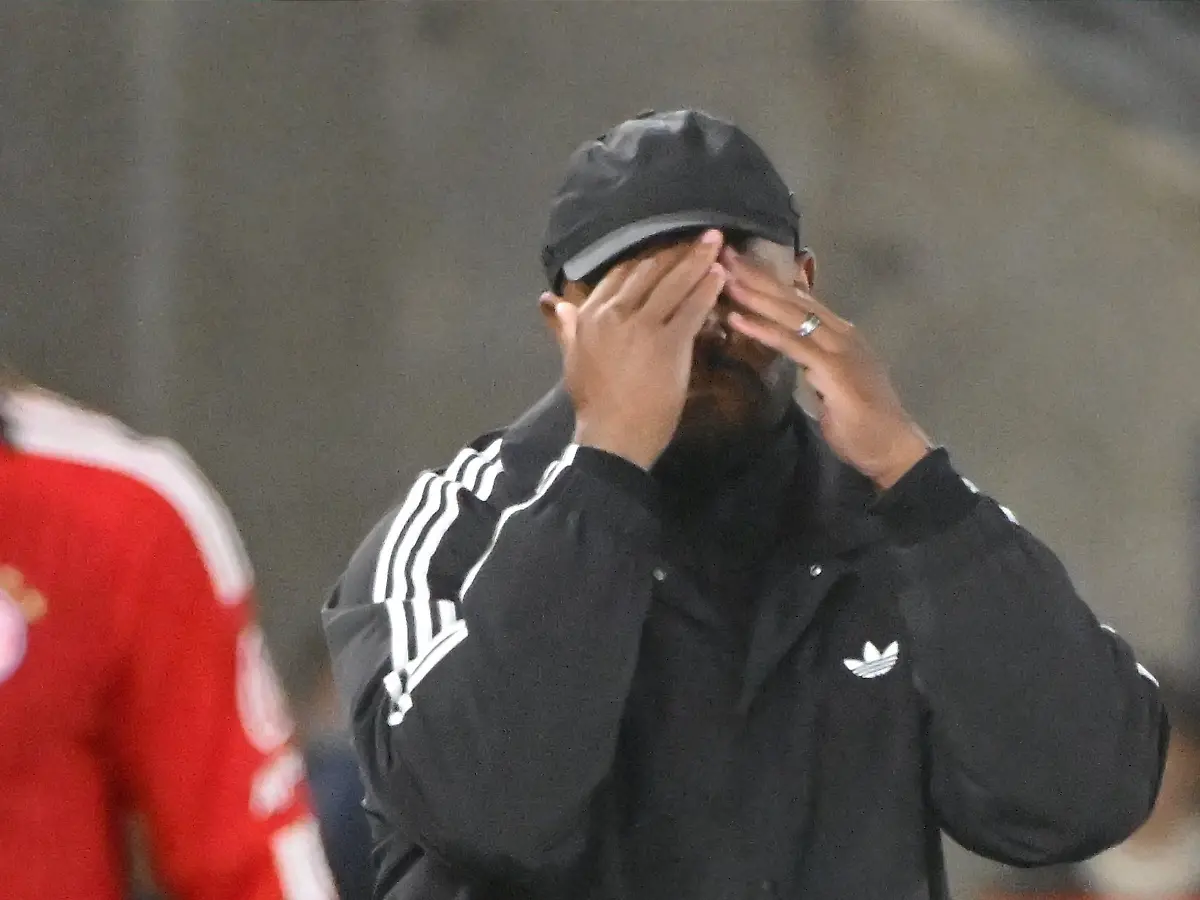 FC Bayern strauchelt bei Viking Stavanger – Olise fliegt vom Platz